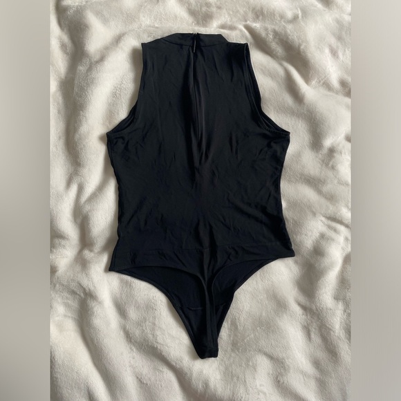 Aritzia Babaton Bodysuit - Picture 8 of 11